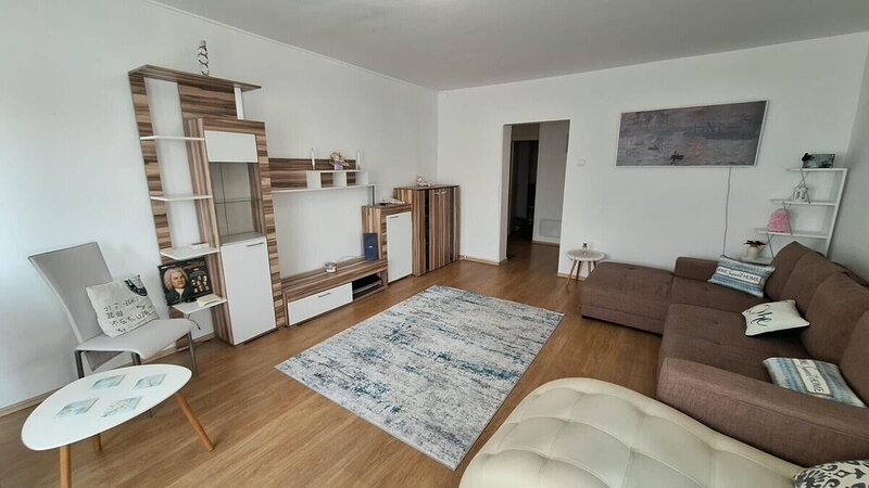 Piata Muncii, Iancului, apartament 1989, decomandat, 3 camere.